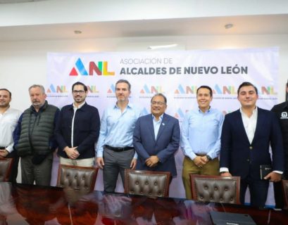 Reunión Asociación de Alcaldes. Adrián de la Garza, alcalde de Monterrey