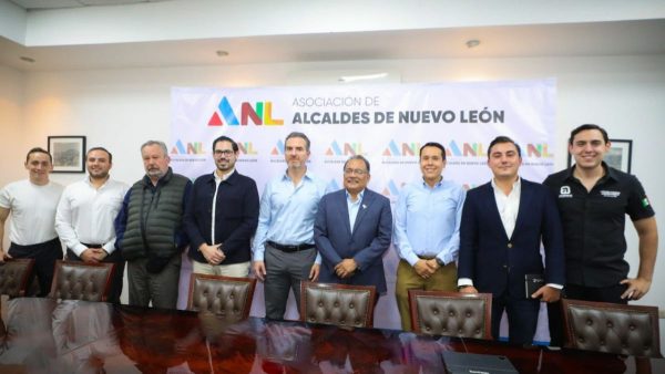 Reunión Asociación de Alcaldes. Adrián de la Garza, alcalde de Monterrey