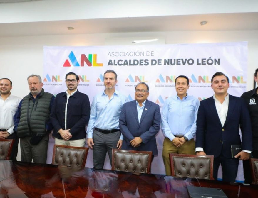 Reunión Asociación de Alcaldes. Adrián de la Garza, alcalde de Monterrey