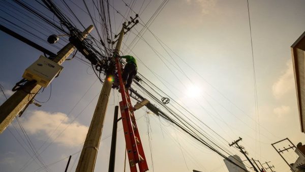 Trabajo de limpieza de cableado Monterrey, zona Tec