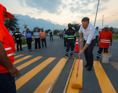 Adrián de la Garza, alcalde de Monterrey inicia jornada de mejora de calles, 2024