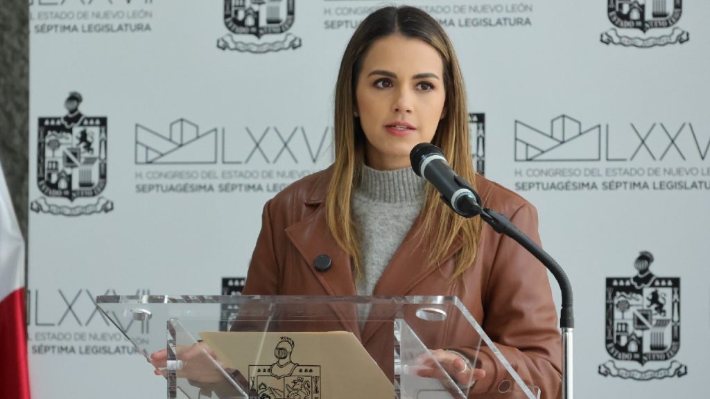 diputada-lorena-de-la-garza-congreso