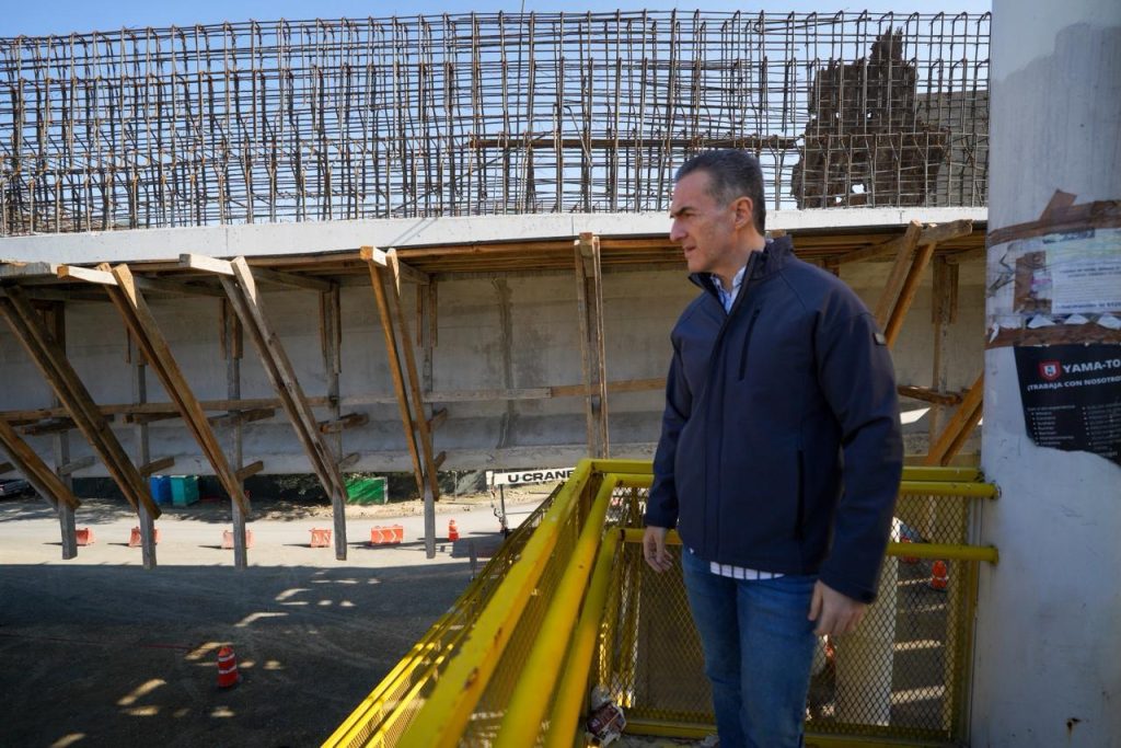 tráfico-en-carretera-nacional-monterrey-El-Huajuco