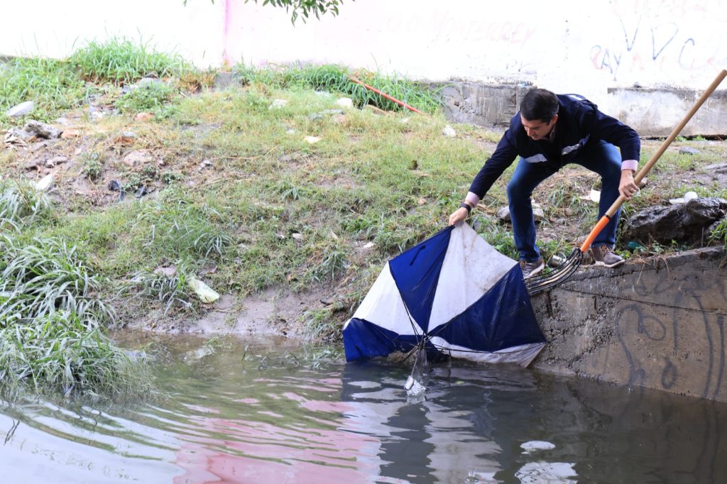 limpieza-de-400-rejillas-y-recolección-de-6-toneladas-de-basura-para-prevenir-inundaciones
