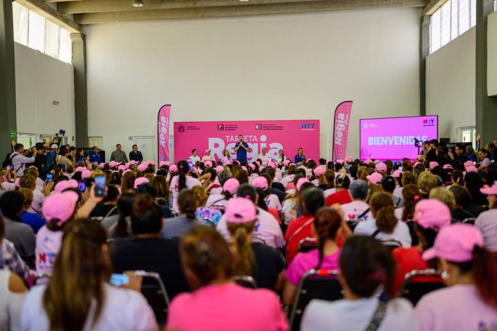 Tarjeta-regia-plus-ofrece-apoyo-económico-a-mujeres-de-Monterrey