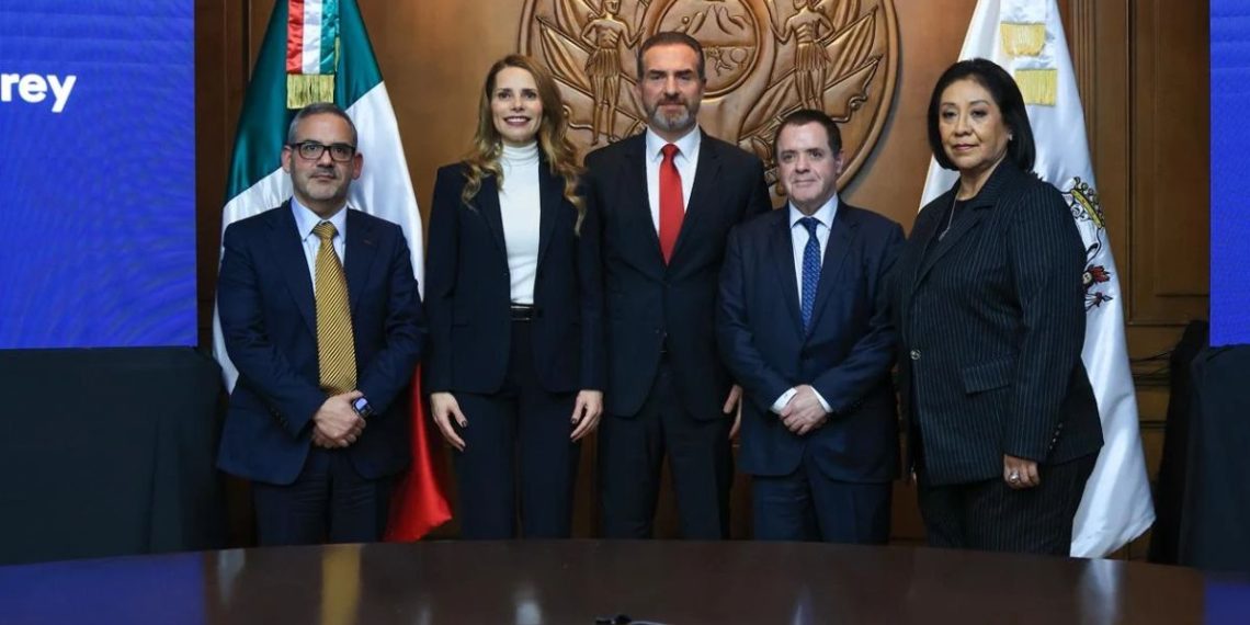 MEDALLA-CARLOS-CANSECO-2025