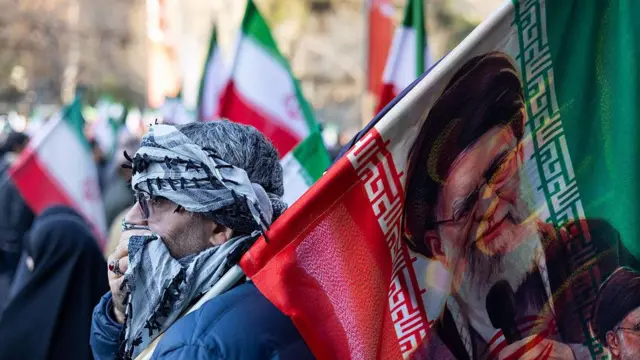 Líderes iraníes muertos tras ataques de EE.UU. e Israel; el régimen sigue en pie, aunque debilitado por la pérdida de figuras clave.