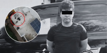 Arrested man in a black shirt with his eyes covered by a black bar, standing in front of a police vehicle with the word POLICIA visible; inset shows an overhead view of a rooftop scene circled in red