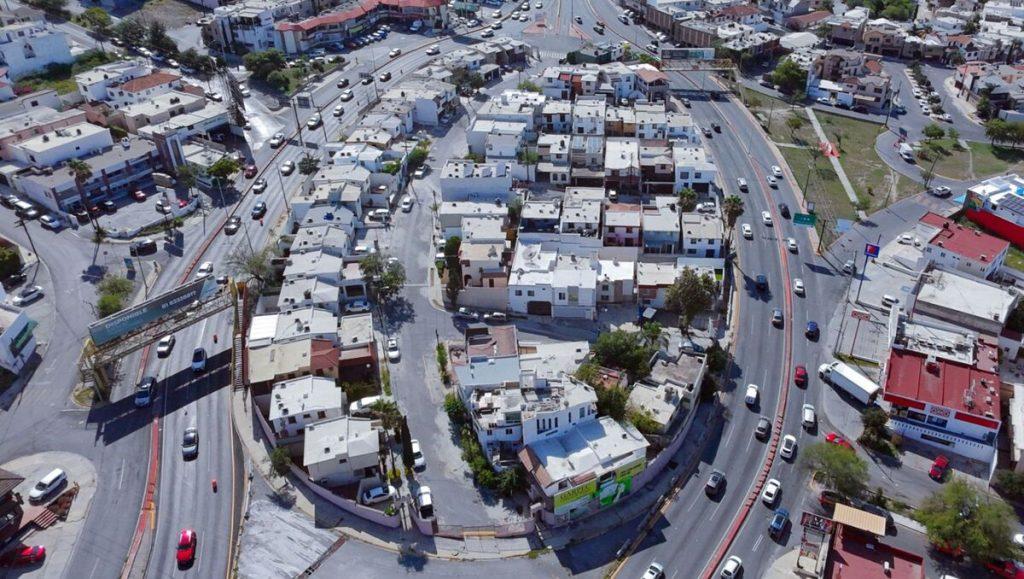 renovación vial en la avenida leones retira las casas de las rotondas
